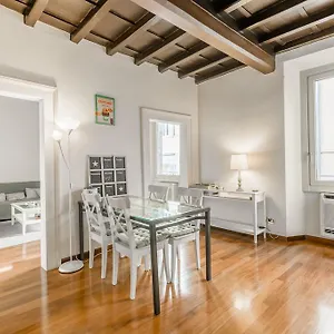 Navona Bernini Apartment